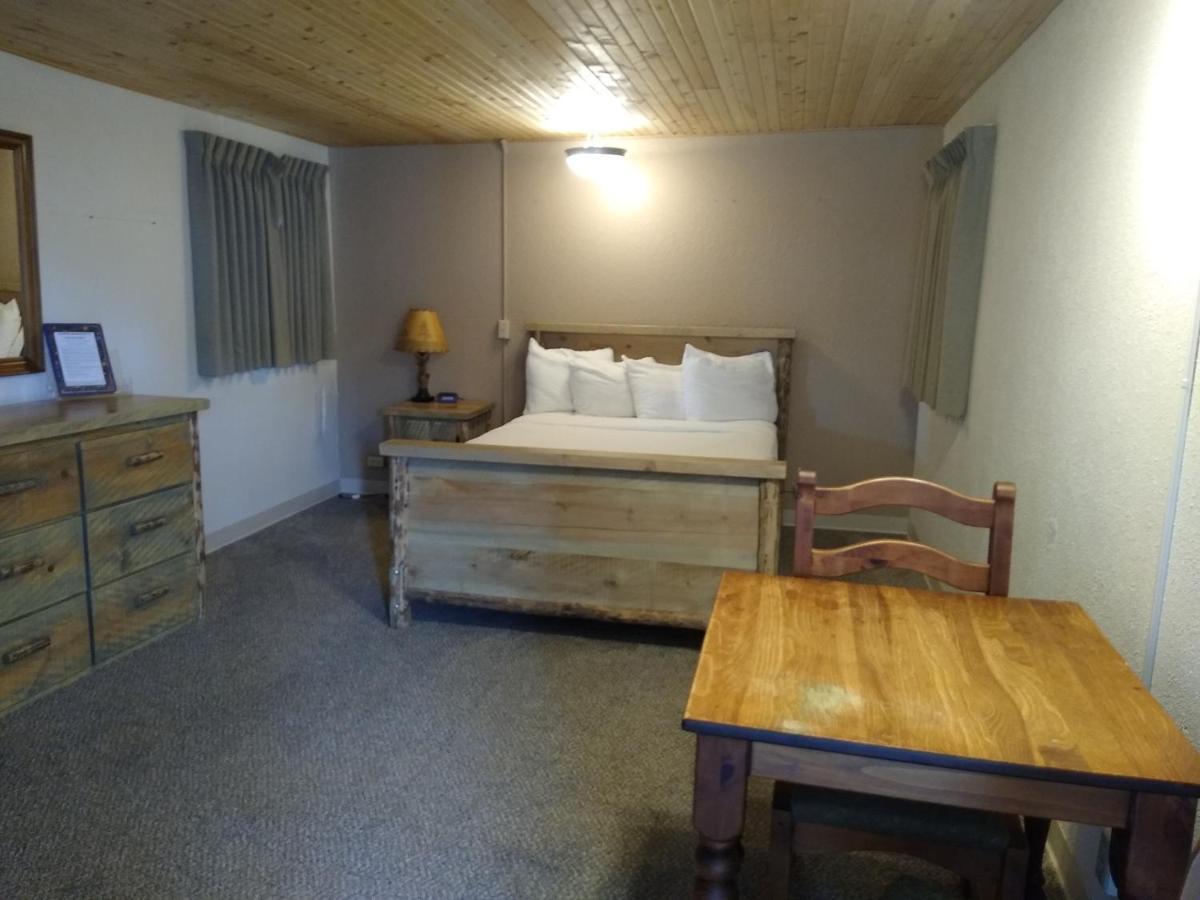 Townhouse Motel Lusk Kültér fotó