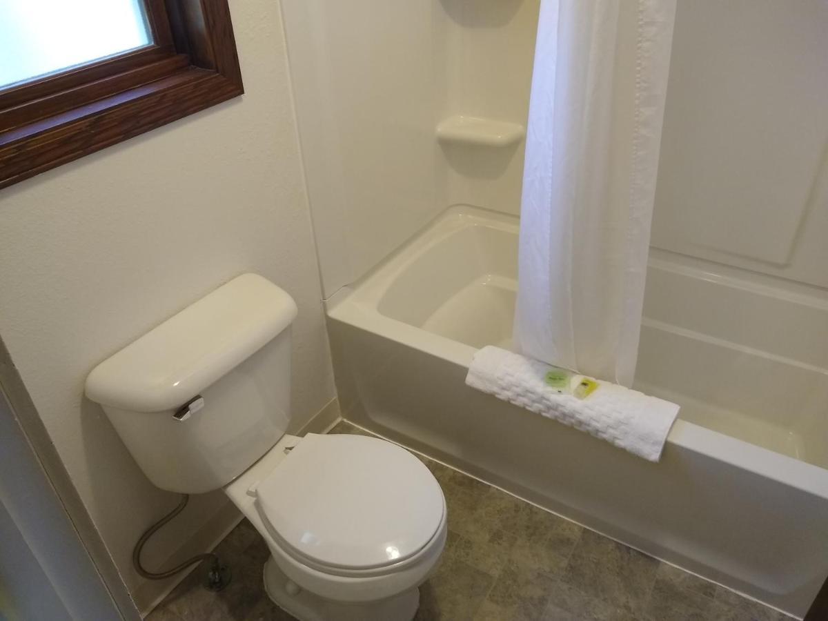 Townhouse Motel Lusk Kültér fotó